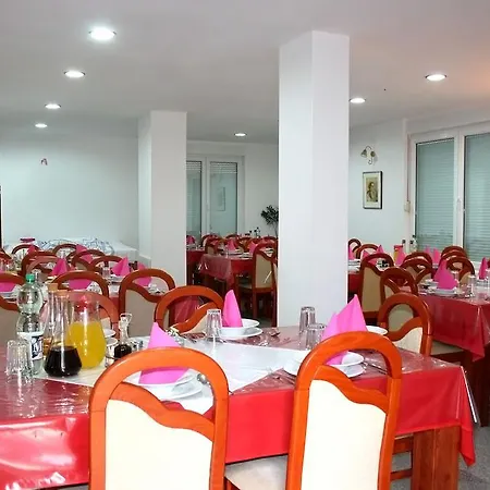 Bagaric -ispod Brda Ukazanja Adress Kraljice Mira 56 Bijakovci