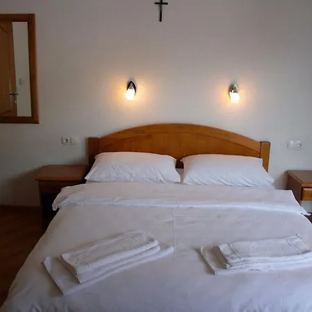 Bagaric -ispod Brda Ukazanja Adress Kraljice Mira 56 Bijakovci